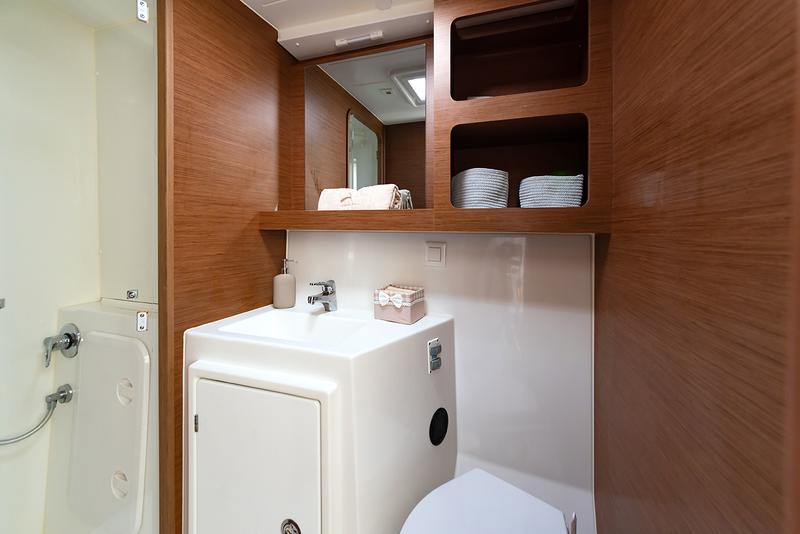 Book yachts online - catamaran - Fountaine Pajot Isla 40 - Isla (Wm+Solar Pan) - rent