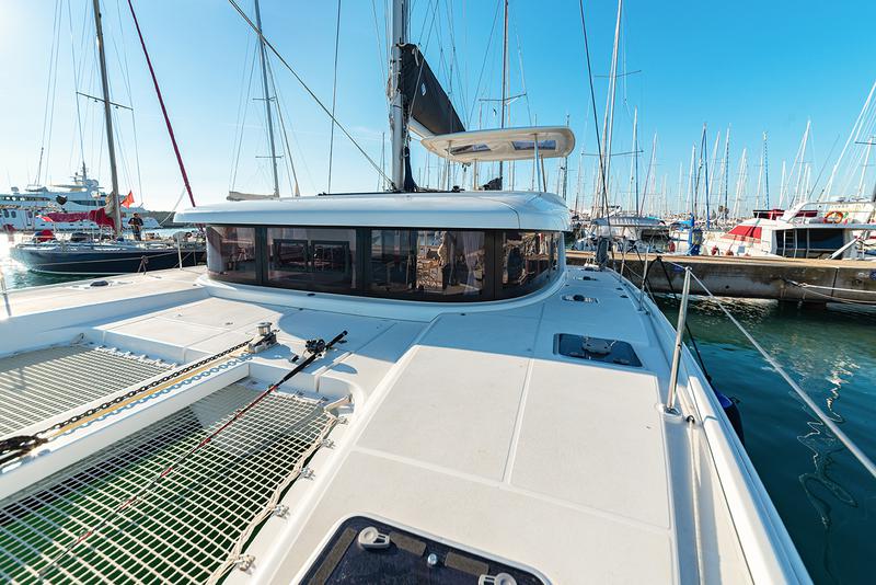 Book yachts online - catamaran - Fountaine Pajot Isla 40 - Isla (Wm+Solar Pan) - rent