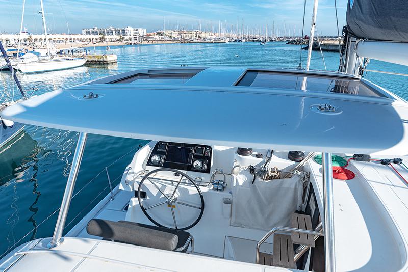 Book yachts online - catamaran - Fountaine Pajot Isla 40 - Isla (Wm+Solar Pan) - rent