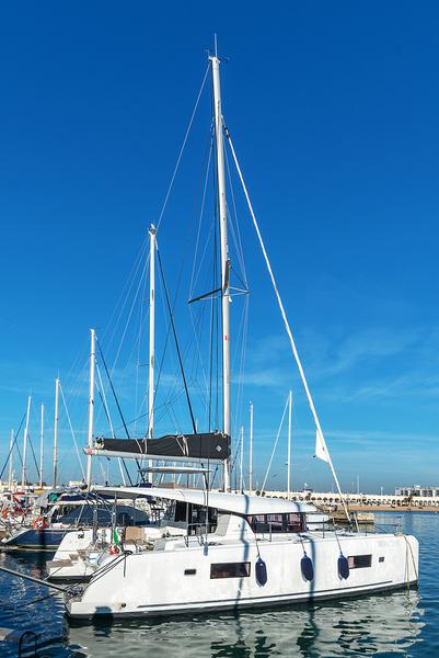 Book yachts online - catamaran - Fountaine Pajot Isla 40 - Isla (Wm+Solar Pan) - rent