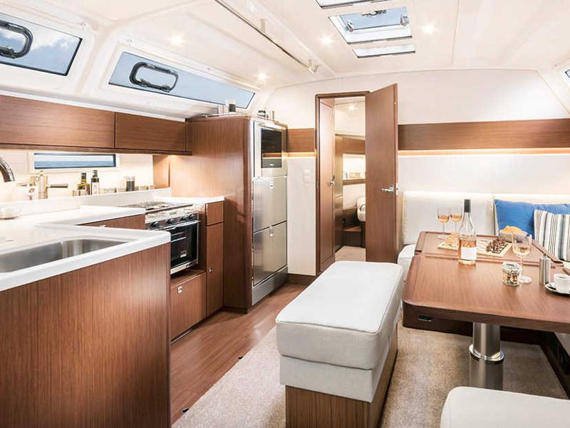 Book yachts online - sailboat - Bavaria Cruiser 46 Style - Io - rent