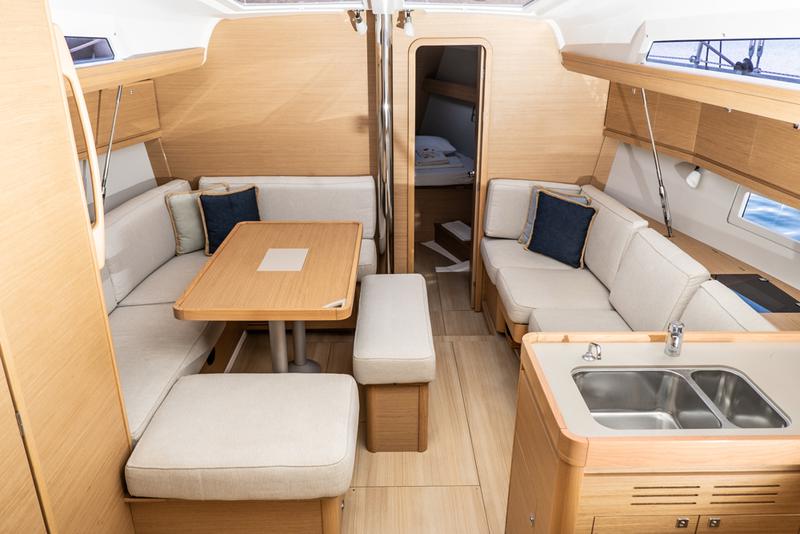 Book yachts online - sailboat - Dufour 412 Grand large - OYKUM - rent