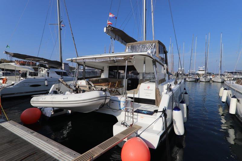 Book yachts online - catamaran - Lucia 40 - Minoris - rent