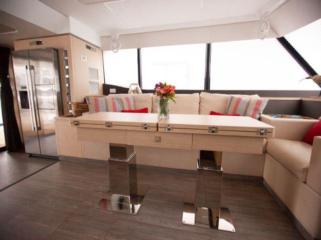 Book yachts online - powercatamaran - MY44 - Hondo - rent