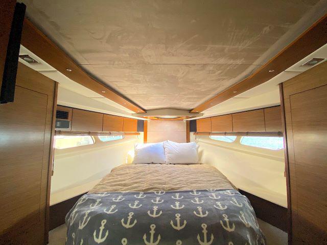 Book yachts online - motorboat - Cantius 45 - I'm Lovin' It - rent