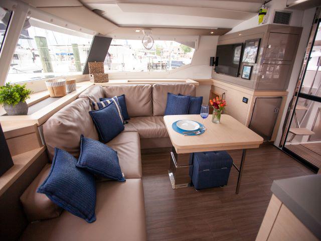 Book yachts online - catamaran - Saona 47 M - Dark Star - rent