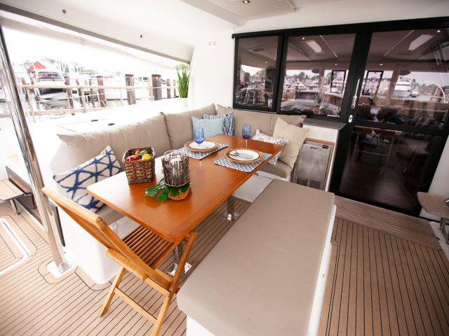 Book yachts online - catamaran - Saona 47 M - Dark Star - rent