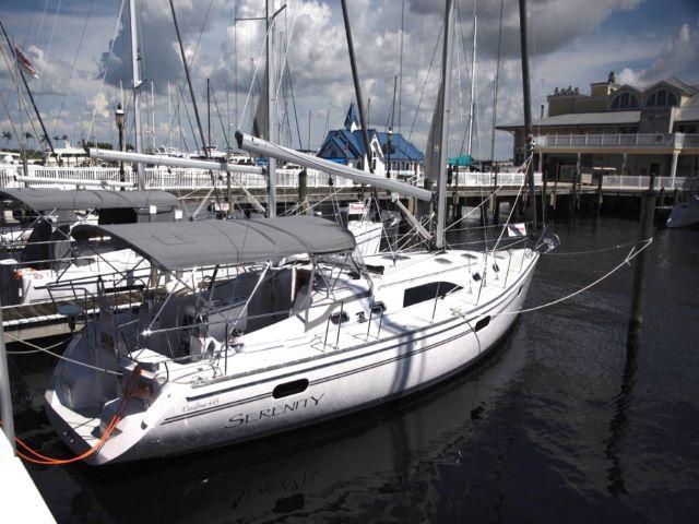 Book yachts online - sailboat - Catalina 45 - Serenity - rent