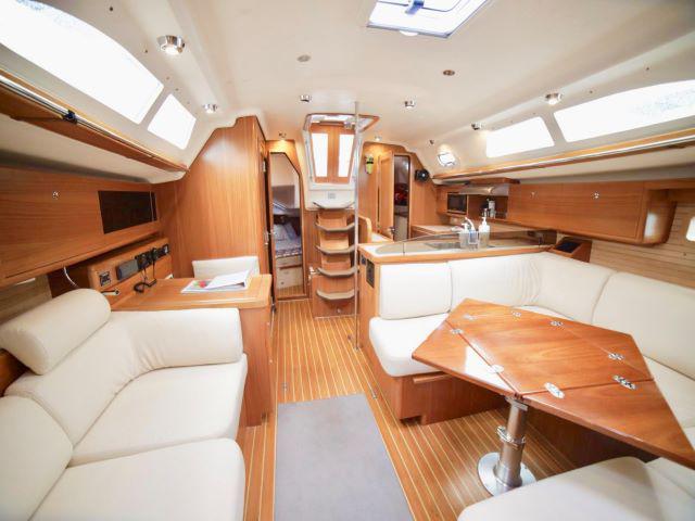 Book yachts online - sailboat - Catalina 45 - Serenity - rent