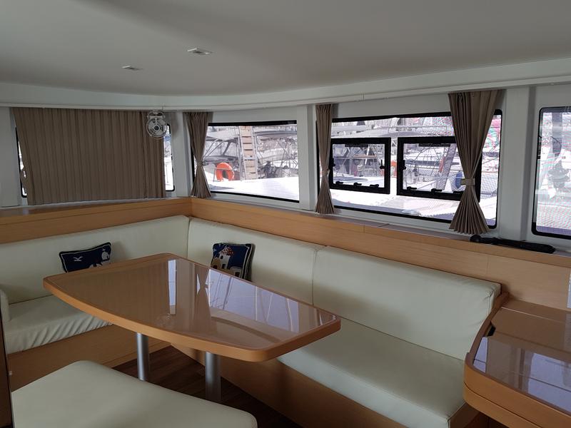 Book yachts online - catamaran - Lagoon 42 - Agia Irini - rent