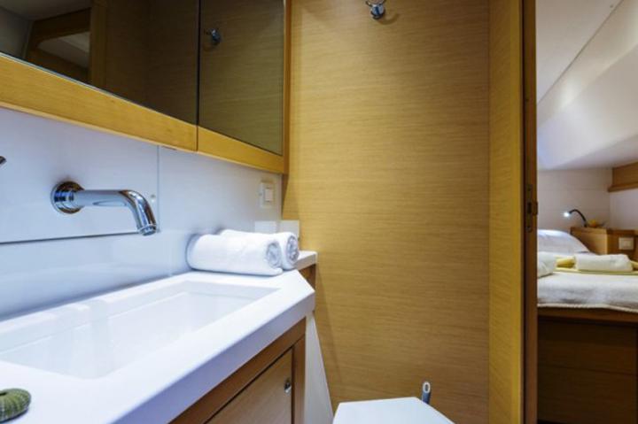 Book yachts online - catamaran - Lagoon 450 F - Grey Goose I  -  All inclusive half board - rent