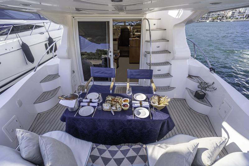 Book yachts online - motorboat - Majesty 50 - Estia Two - rent