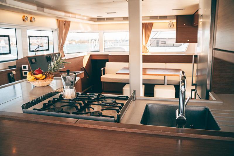 Book yachts online - catamaran - Lagoon 52F - AKANA  - rent