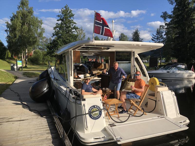 Book yachts online - motorboat - Greenline 39 - Skien - rent