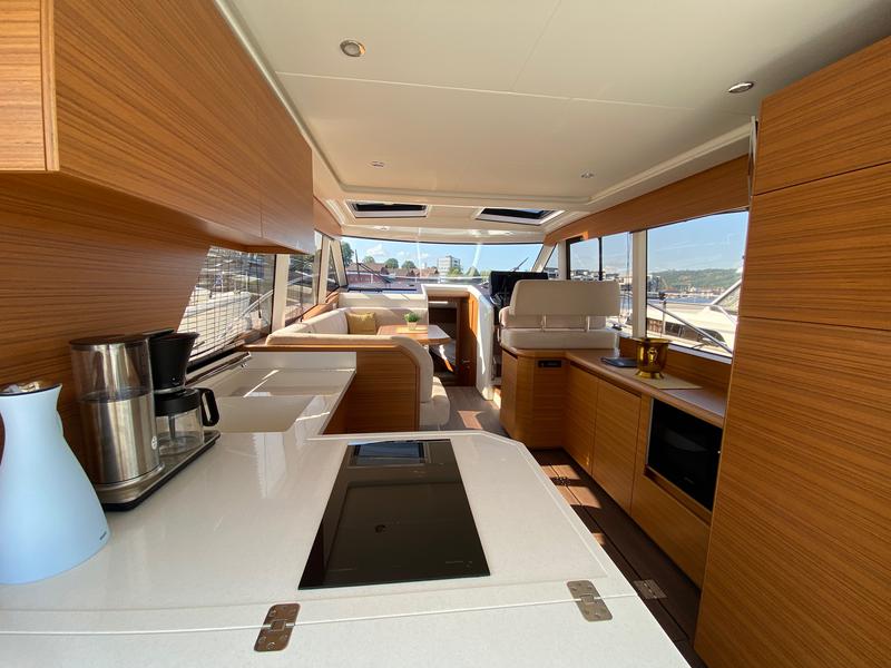 Book yachts online - motorboat - Greenline 39 - Skien - rent