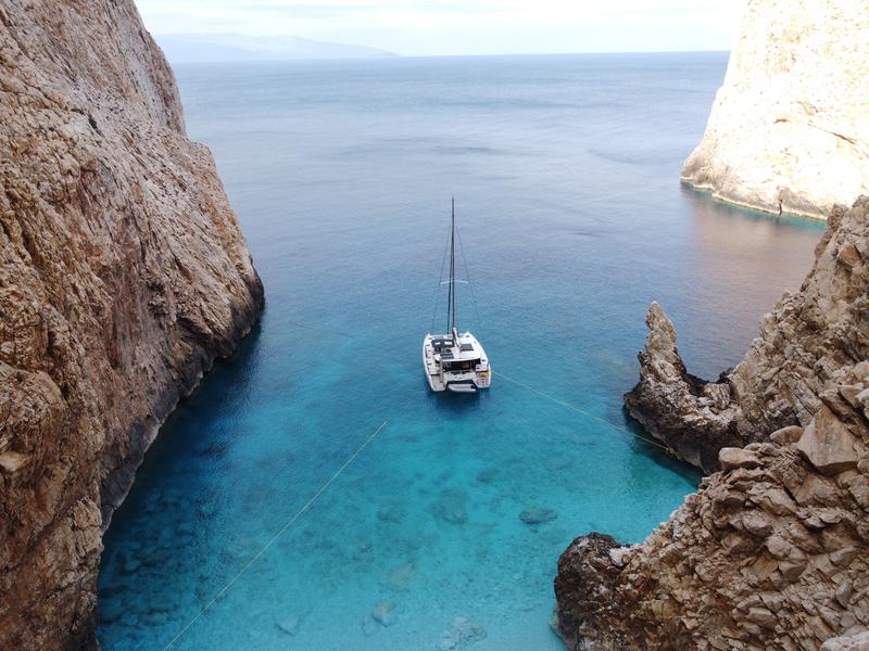 Book yachts online - catamaran - Lagoon 42 - Aktaia - rent