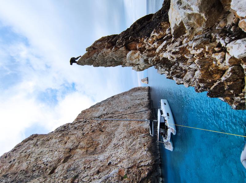 Book yachts online - catamaran - Lagoon 42 - Aktaia - rent