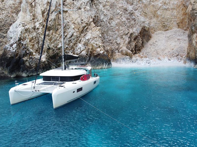 Book yachts online - catamaran - Lagoon 42 - Aktaia - rent
