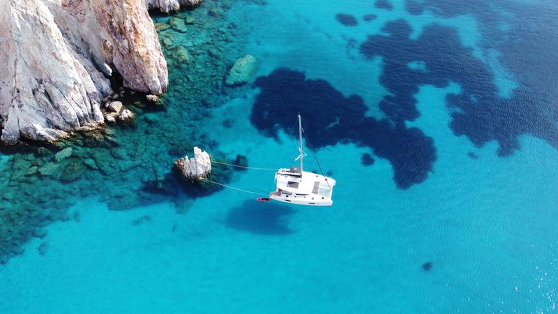 Book yachts online - catamaran - Lagoon 42 - Aktaia - rent