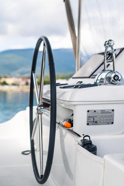 Book yachts online - catamaran - Lagoon 50 - Solana - rent