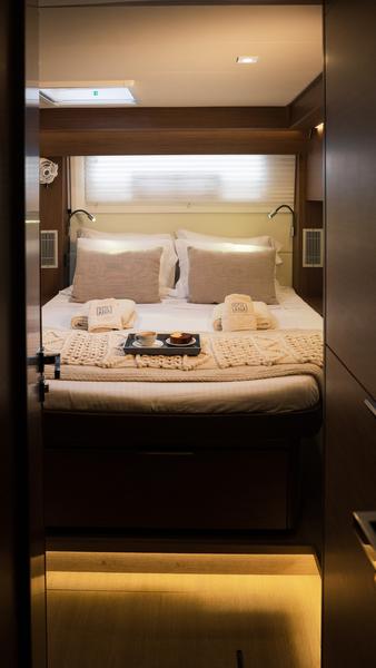 Book yachts online - catamaran - Lagoon 50 - Solana - rent