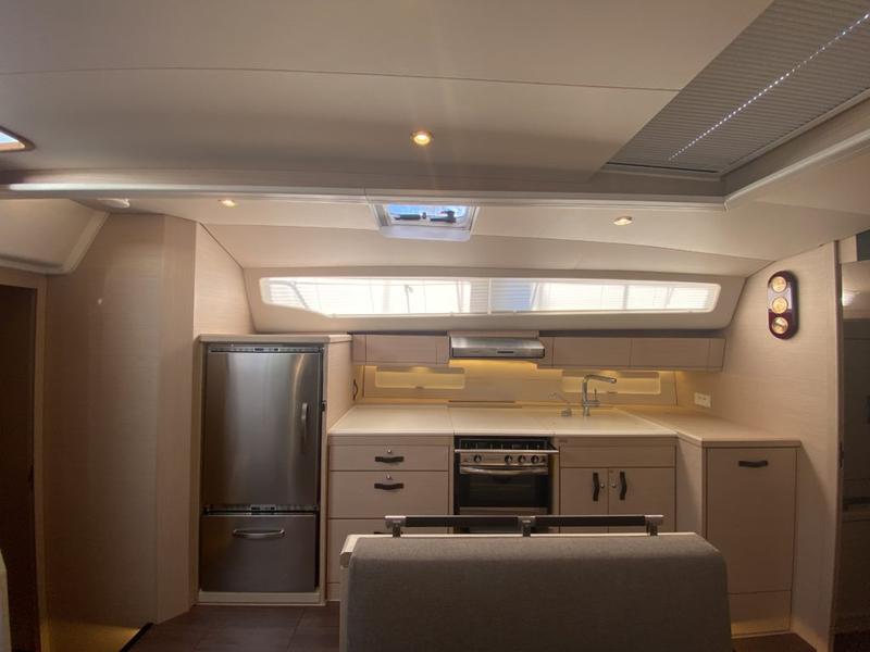 Book yachts online - sailboat - Jeanneau 54 - Storm Dancer 2 - rent