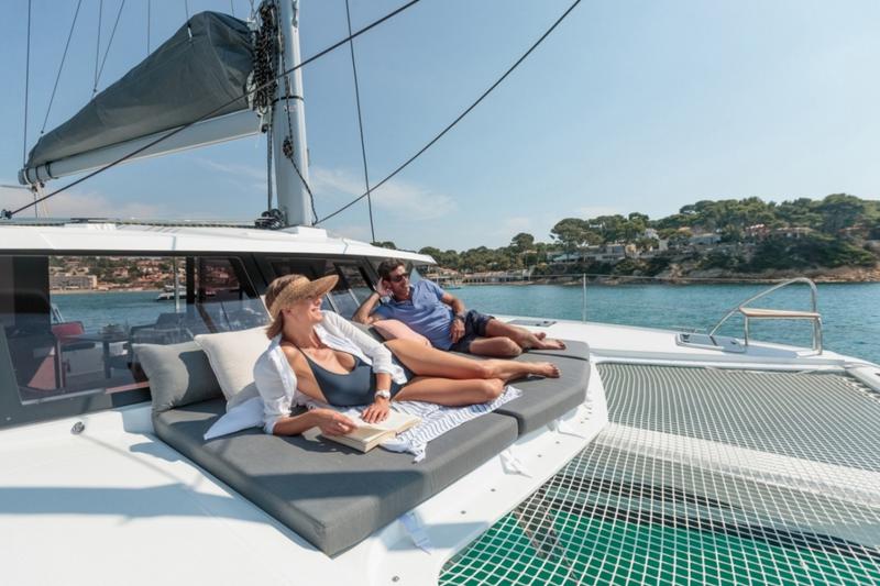 Book yachts online - catamaran - Isla 40 - Ares X - rent