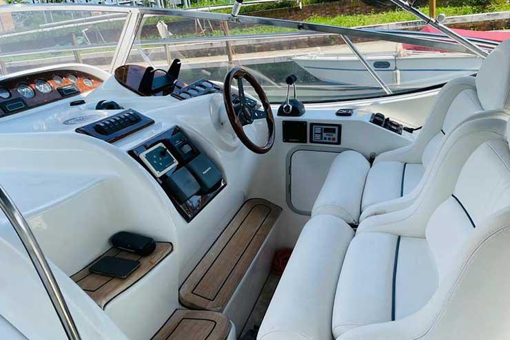 Book yachts online - motorboat - Mira 40 - Notorius - rent