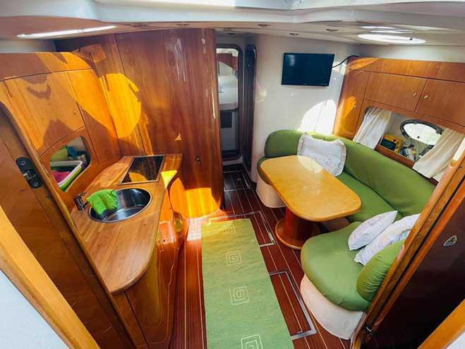 Book yachts online - motorboat - Mira 40 - Notorius - rent