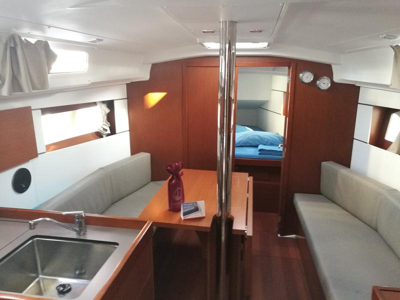 Book yachts online - sailboat - Oceanis 35 - Te Fiti - rent