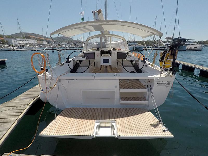 Book yachts online - sailboat - Dufour 430 - Sweetest Taboo - rent