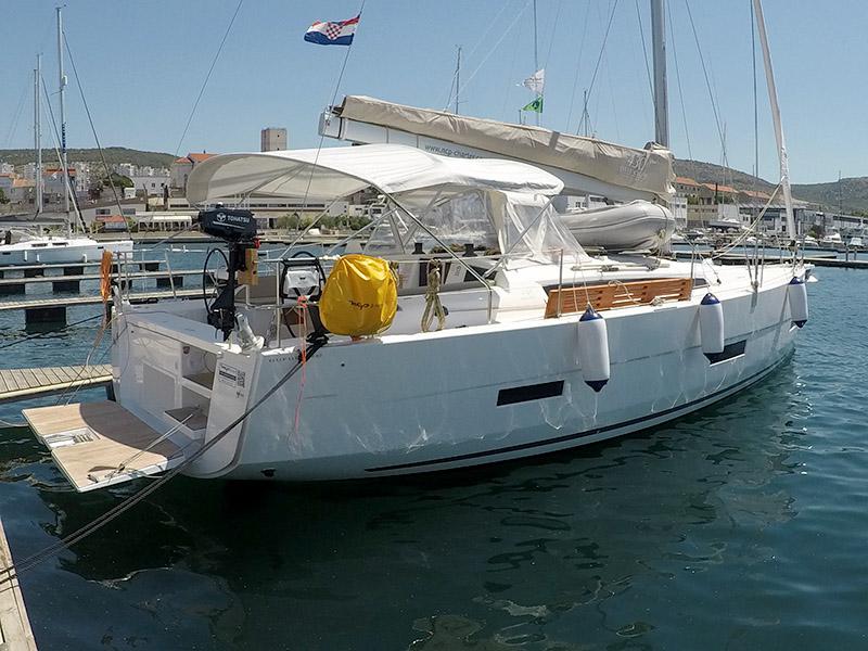 Book yachts online - sailboat - Dufour 430 - Sweetest Taboo - rent
