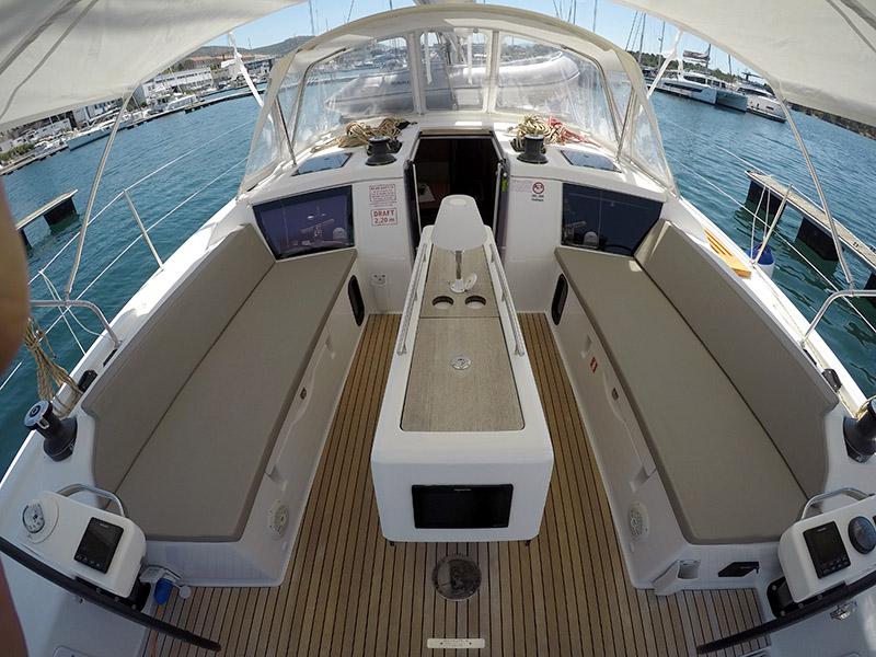 Book yachts online - sailboat - Dufour 430 - Sweetest Taboo - rent