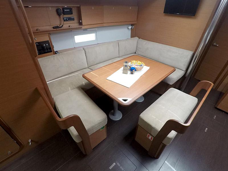 Book yachts online - sailboat - Dufour 430 - Sweetest Taboo - rent