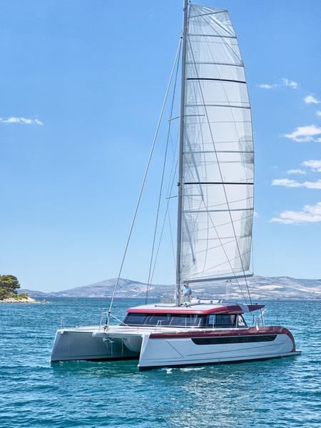 Book yachts online - catamaran - Luna 49 - RED - rent