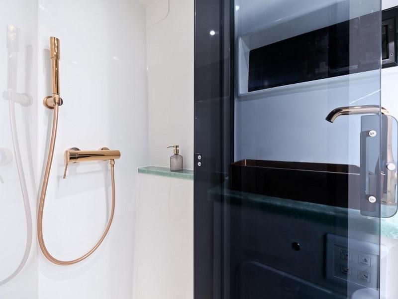 Book yachts online - catamaran - Luna 49 - RED - rent