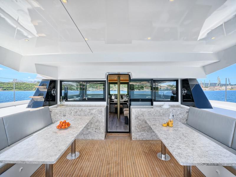 Book yachts online - catamaran - Luna 49 - GOLD - rent