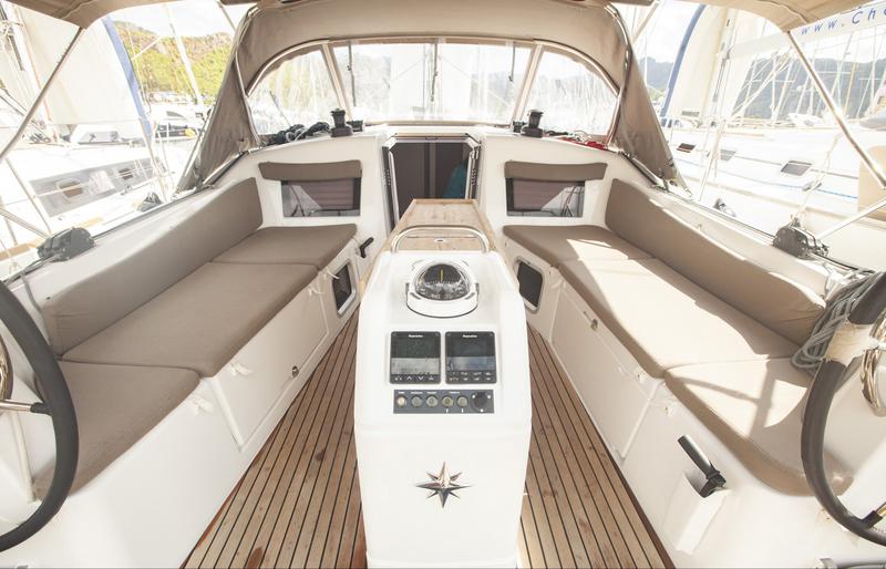Book yachts online - sailboat - Sun Odyssey 410 - Sea Breeze - rent
