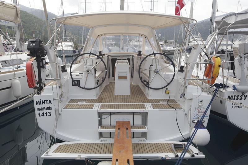 Book yachts online - sailboat - Oceanis 35 - Minta - rent