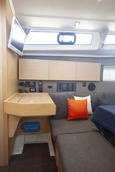 Book yachts online - sailboat - Oceanis 38 - Servus - rent