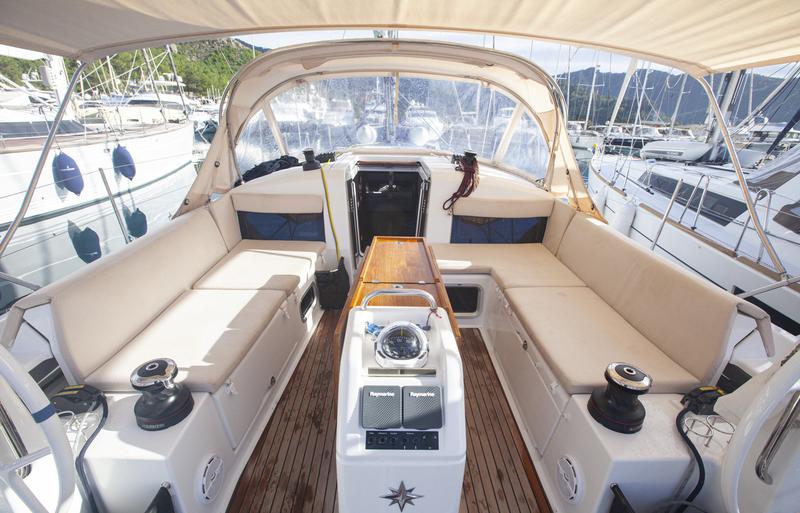 Book yachts online - sailboat - Sun Odyssey 440 - Celtic Breeze - rent