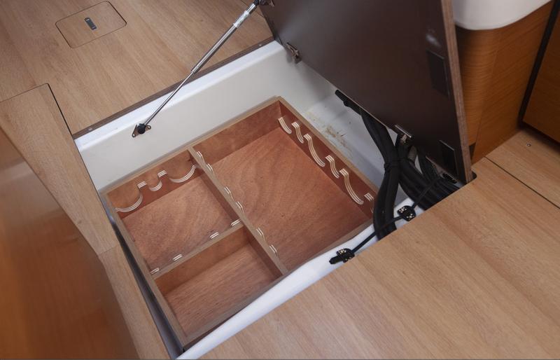 Book yachts online - sailboat - Sun Odyssey 440 - Celtic Breeze - rent