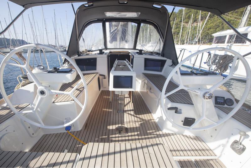 Book yachts online - sailboat - Dufour 360 GL - Nautilus - rent