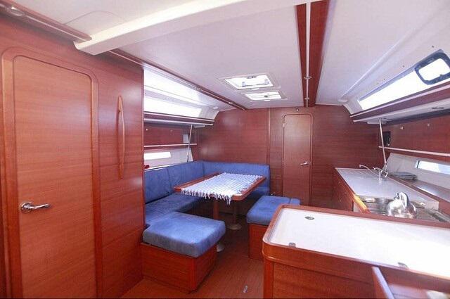 Book yachts online - sailboat - Dufour 450 GL - Dans - rent