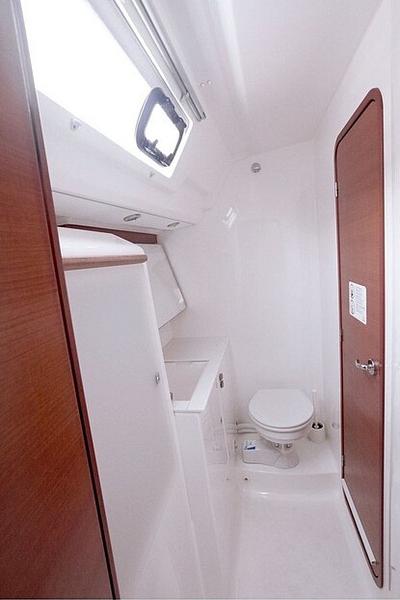 Book yachts online - sailboat - Dufour 450 GL - Dans - rent