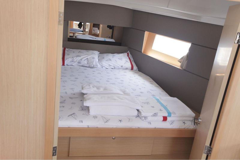 Book yachts online - sailboat - Oceanis 38.1 - Missy - rent