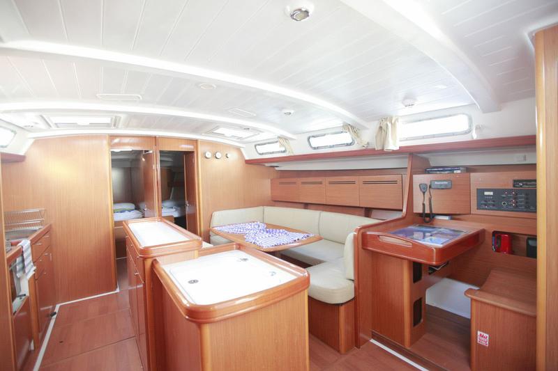 Book yachts online - sailboat - Cyclades 50.5 - Barnie - rent