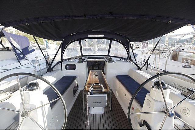 Book yachts online - sailboat - Dufour 335 GL - Kopernik - rent