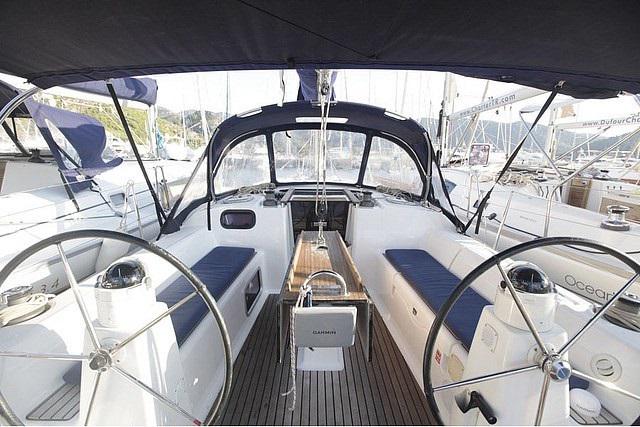 Book yachts online - sailboat - Dufour 335 GL - Kopernik - rent