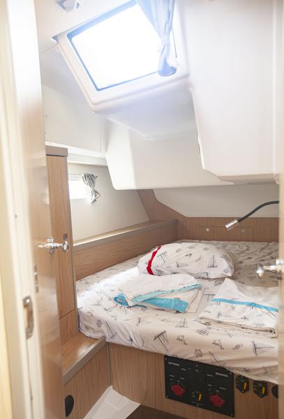 Book yachts online - sailboat - Oceanis 45 (2018) - Hande - rent